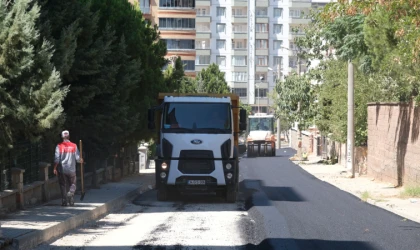 Onikişubat Belediyesi’nden Şehit Abdullah Çavuş Mahallesi’ne 5 bin ton asfalt