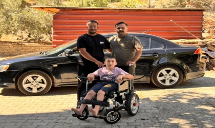 Engelli Sandalyesine Kavuşan Hüseyin: “Ben de Mustafa Şahin Amcam Gibi Polis Olacağım”