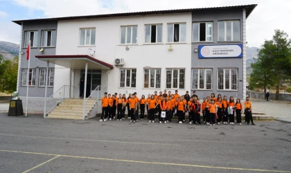 Ilıca’dan Gelen Öğrenciler Kitapların Büyülü Dünyasını Keşfetti