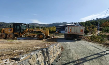 Onikişubat Belediyesi, 10 kırsal mahallede ulaşım ağını güçlendiriyor