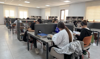 Büyükşehir’in Gençlik Merkezinde Hem Ders Çalışma Hem Sosyalleşme İmkânı