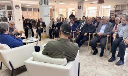 Edebiyatın Başkentinde Edebiyatın Ustası Konuşuldu