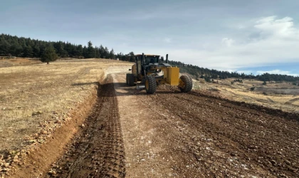 Kazanlıpınar’da Sathi Kaplama Öncesi Zemin İyileştirme Çalışmaları Sürüyor