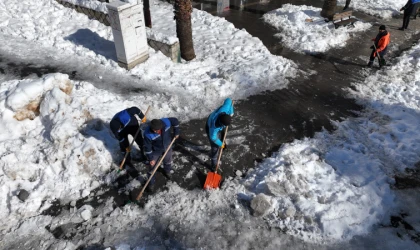 Araç ve Yaya Trafiğinde Güvenlik İçin Büyükşehir 7/24 Sahada
