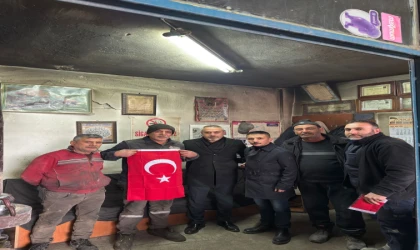 Başkan İsmail Çevik'ten esnaf ve vatandaşlara anlamlı hediye