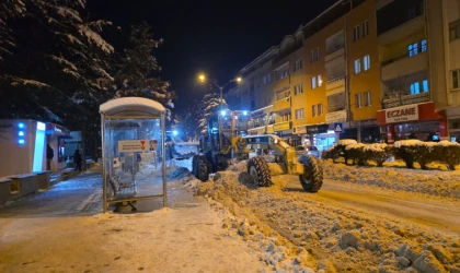 Büyükşehir, Göksun’un Ana Ulaşım Akslarını Ulaşıma Açık Tutuyor
