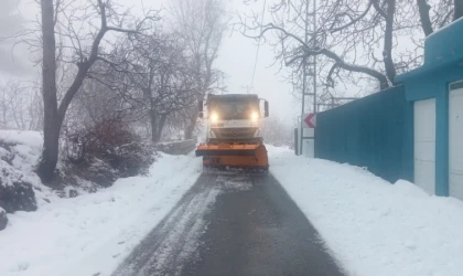 Büyükşehir, Kırsalda Karla Mücadelesini Kesintisiz Sürdürüyor