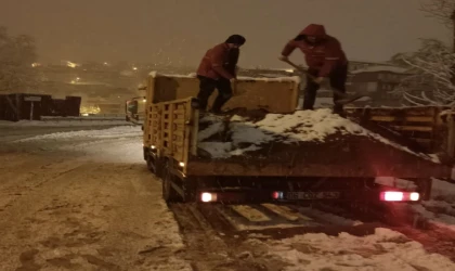 Büyükşehir’den Arterlerde Buzlanmaya Karşı Yoğun Tedbir