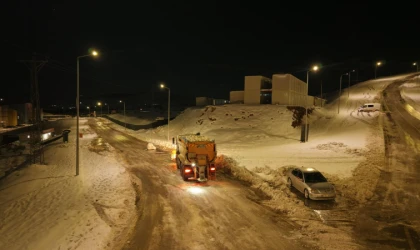 Büyükşehir’den Önsen ve Kurtlar’da Kar ve Buzlanmaya Karşı Etkin Mücadele