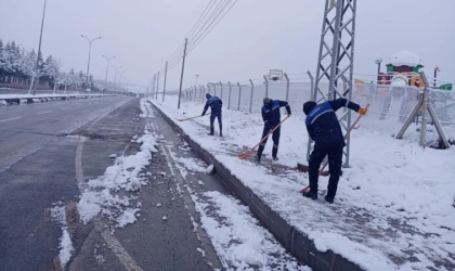 Kar Yağışı Sonrası Yürüyüş Yollarında Güvenlik İçin Büyükşehir Sahada
