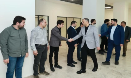 Başkan Toptaş, belediye personeliyle bayramlaştı