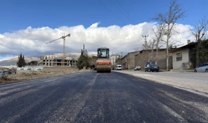 Büyükşehir Dulkadiroğlu’nda Yol Yenilemelerine Devam Ediyor