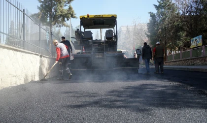 Büyükşehir, Dulkadiroğlu’nda Yol Yenilemelerini Sürdürüyor