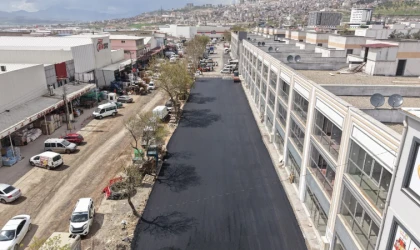 Büyükşehir, Toptancılar Sitesinde Asfalt Çalışmasını Sürdürüyor