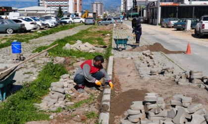 Onikişubat Belediyesi’nden 9 farklı mahallede kaldırım ve yol çalışması