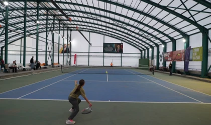 19 Mayıs Tenis Turnuvası, 62 Genç Sporcunun Katılımıyla Başladı