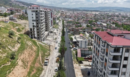 Büyükşehir, Dulkadiroğlu’nda Şeyh Şamil ve Vezir Hoca Bulvarlarını Sıcak Asfaltla Buluşturuyor