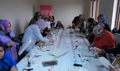 Büyükşehir’in Geri Dönüşüm Atölyesinde Kadın Emeği Göz Doldurdu