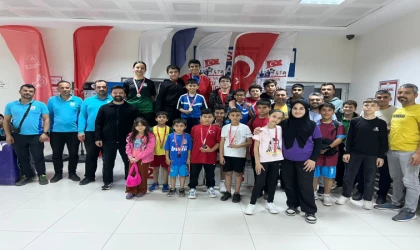Kahramanmaraş’ta Raketler “İstikbal” İçin Sallandı: 19 Mayıs Coşkusu Masa Tenisiyle Taçlandı