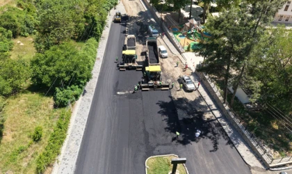 Büyükşehir, Dulkadiroğlu Pınarbaşı Caddesi’nde Asfalt Mesaisine Başladı