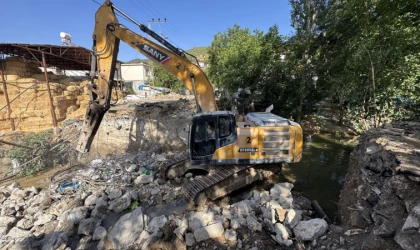 Büyükşehir, Türkoğlu Avşarlı’ya Yeni Köprü İnşa Ediyor
