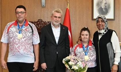 Başkan Görgel, Judo Dünya Şampiyonu Zeynep Sude’yi Misafir Etti