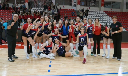 Büyükşehir’in Sultanları Taraftarı Önünde Kazandı